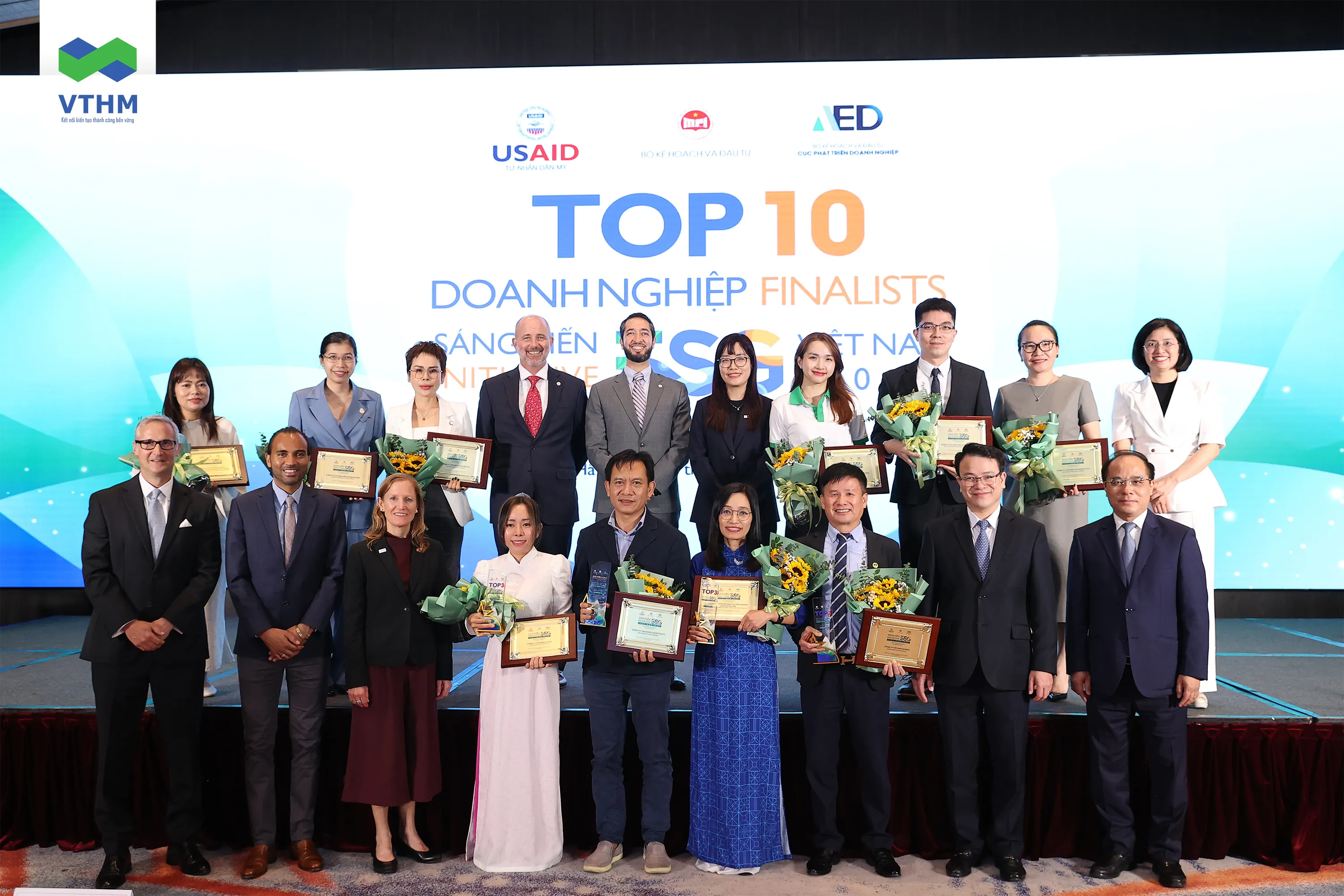 Tập Đoàn VTHM Được Trao Tặng Giải Thưởng Top 10 Sáng Kiến ESG Việt Nam 2024